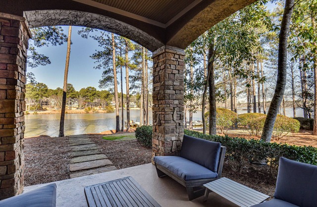Waterfront Lake Oconee Condo w/ Lake Views!