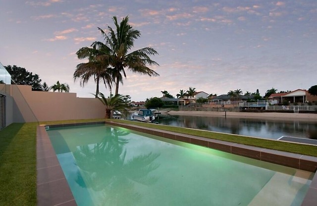 VIVIENDAS DE VACACIONES ELITE - ESPLENDOR FRENTE AL AGUA
