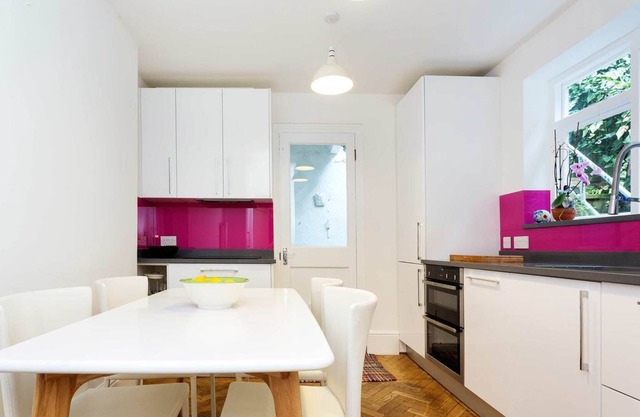 A 5 minutos de la estación de metro de Archway. Colorido apartamento de 1 dormitorio (Veeve)