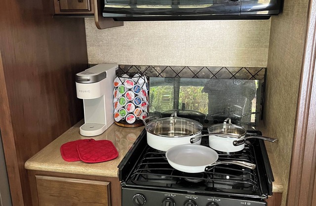 “WCU Glamper” 2-bedroom RV one mile from Western Carolina University