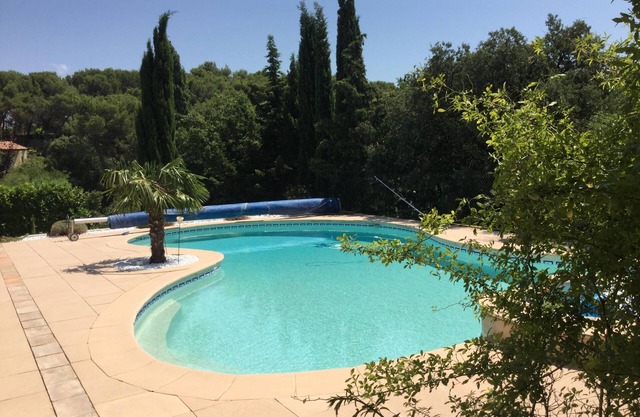 Le daremos la bienvenida en un pueblo típico en el corazón de la Provenza