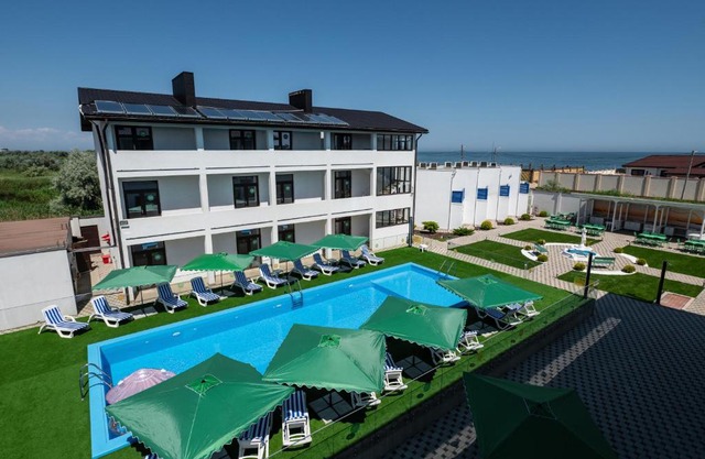 Weekend Family Hotel