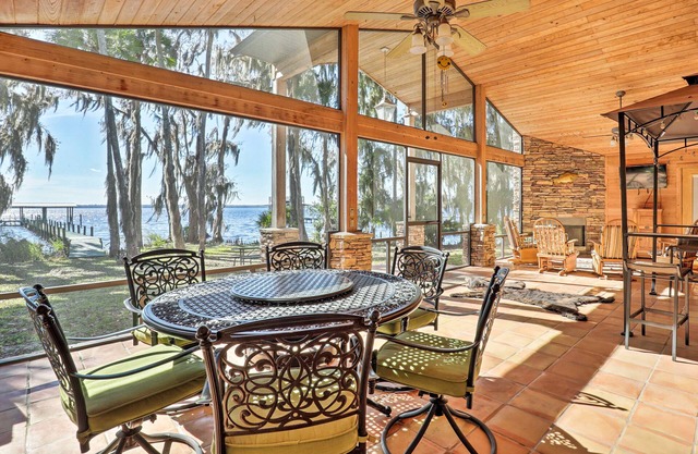¡NUEVO! Welaka House con muelle privado en el río St Johns