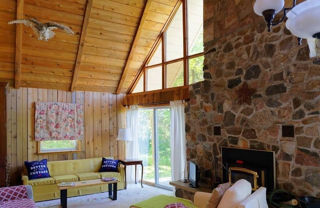 Casa-Confortable-Baño Privado-Vista al rio-Black River Cottage