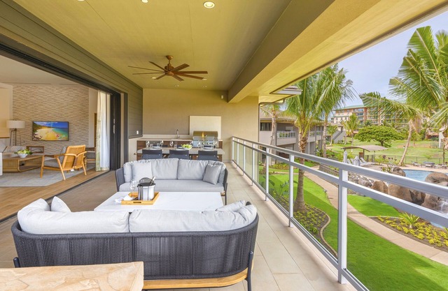 Welcome to Luana Garden Villa Oceanfront Resort Pool view Upstairs