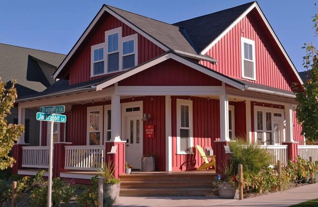 Maison Rouge en el mirador en el lago Chelan