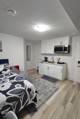 Welcome to Snug Spot - Cozy Studio in The Greens