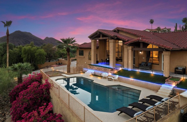 Welcoming 5-bedroom house with AC in sunny Phoenix