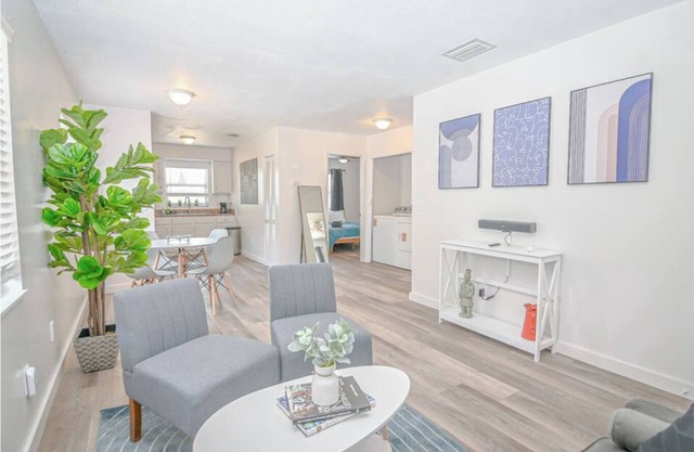 Welcoming The Bayside Retreat Tampa Unit A - 2 bedrooms 1 bathroom