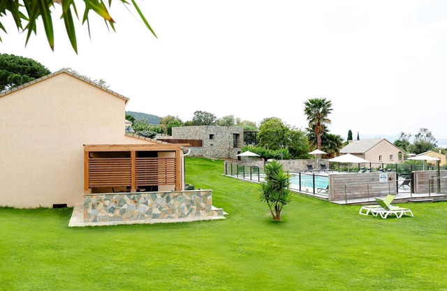Acogedora villa con piscina compartida en Cap Corse