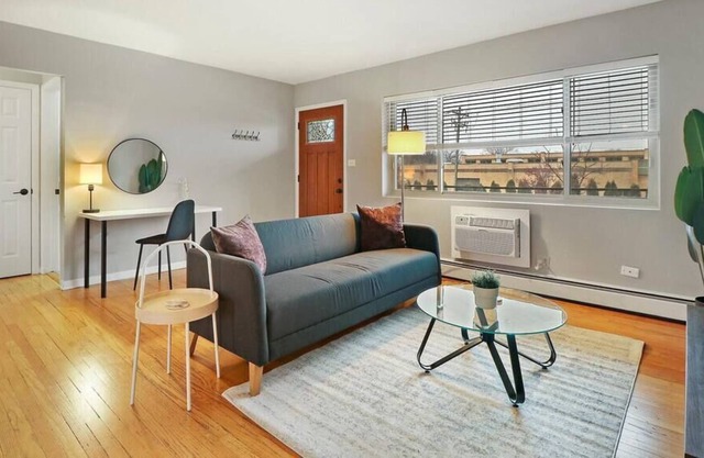 Chic 1BR Apt: Spacious Living & Furnished Kitchen