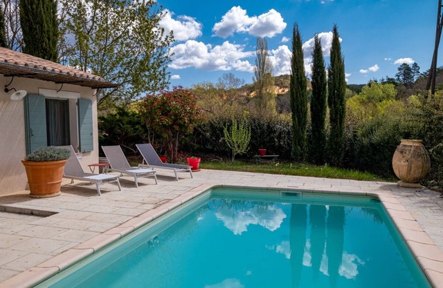 Well maintained house with pool in Rustrel – 641 RUS