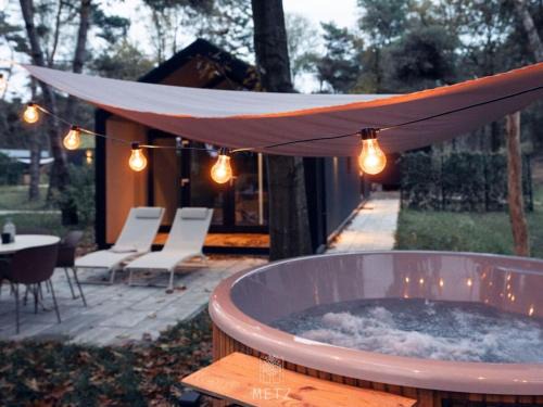 Wellness Lodge with Hottub Haarle