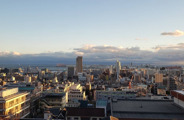 Hotel de apartamentos de estilo occidental con vistas al mar en Kobe, Japón