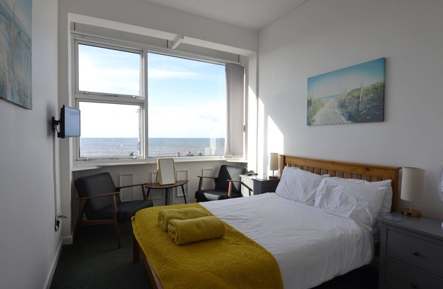 Apartamento-Superior-no pets first floor-Baño privado con ducha-Vista al Mar