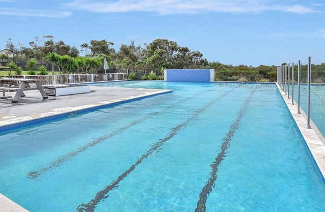Caves Beach Villa Whale Tales Coastal Charm, Double Storey & Relaxing Vibes