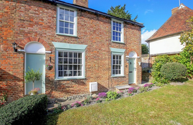Alojamiento de 3 habitaciones en Hollingbourne