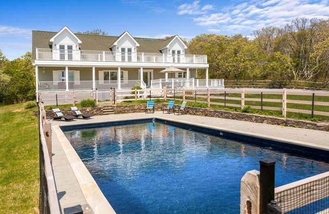 What You Have! Eat, Swim, Scenic Montauk. Hither Hills St. Park to "The Point"
