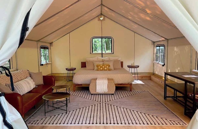 Whippoorwill's Nest-Lux Camping Tent in The Gorge