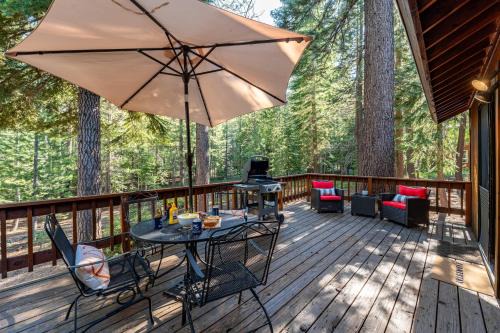 Whiskey Springs by AvantStay Classic Cabin Near Tahoe Donner Ski Area