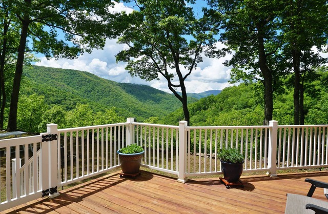 Whittier Mountain Hideaway w/ Breathtaking Views