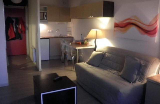 Wifi, 25m del centro estación, terraza, parking, tv, local para esquís, 35m², Chabanon-Selonnet