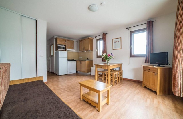 Wifi, fitness, piscina, terraza, balcón, parking, tv, local para esquís, 32-43m², Les Bottières