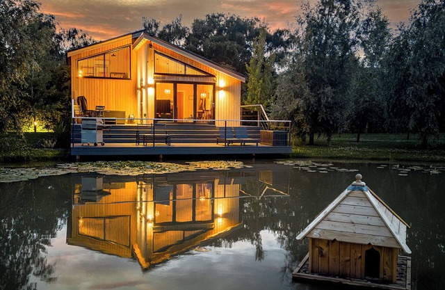 Wildflower Lakeside Lodge