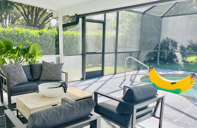 Willow Pool Home - 3 Bedroom 2 Bath
