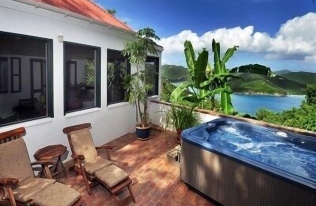 Windwardside: Tranquilo, Gran Vista, Bañera de hidromasaje, elegantemente decoradas, exuberantes jardines