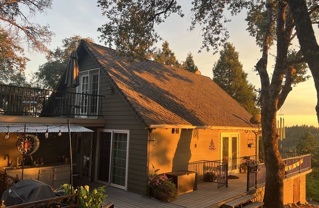 Wine Tasting, Rafting & Hiking Retreat With Canyon Views & 3 Cottages
