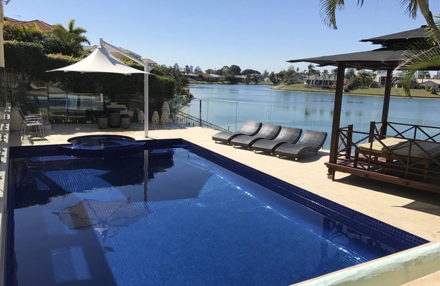 GANADORA MEJOR CASA DE VACACIONES FAMILIAR 2017. CASA DE LUJO FRENTE AL MAR CON TODO