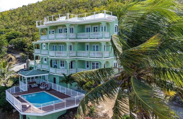 Wintberg Tropical Villas #1