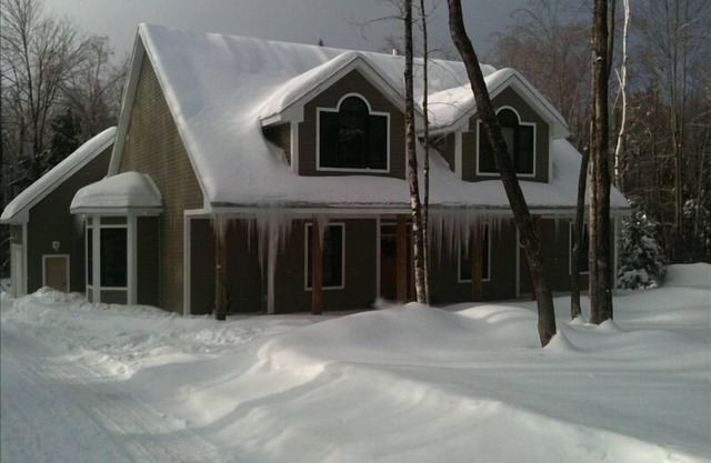 Winter Ski & Snowmobile; 6 habitaciones + Garaje