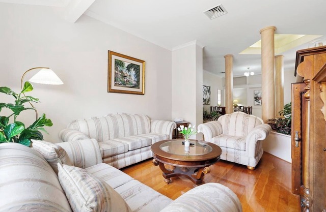 5 Bedroom 3 Bath Family Mansion POOL TABLE,BBQ,OUTDOOR DINING