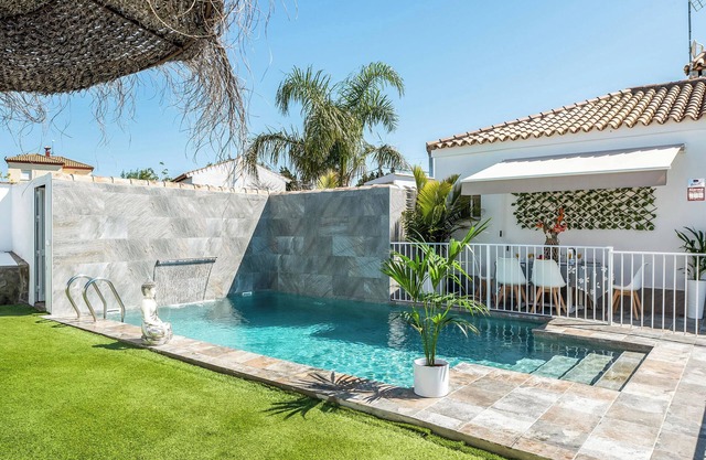 Con piscina, en una zona tranquila - Casa Mirajanda