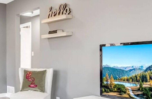 Wonderful 3 Level Cozy Home l Telsa Super Charger