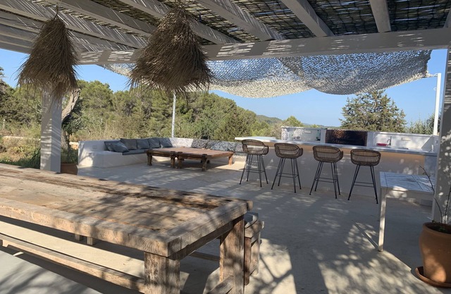 Maravillosa casa ibicenca con piscina y carpa de yoga