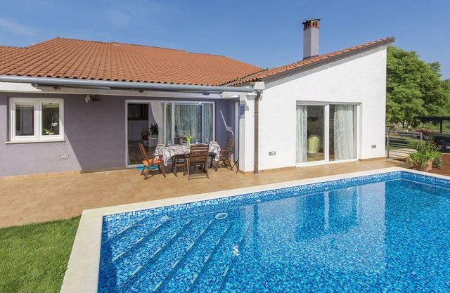 Villa moderna Rovinjsko, Selo con piscina y jacuzzi