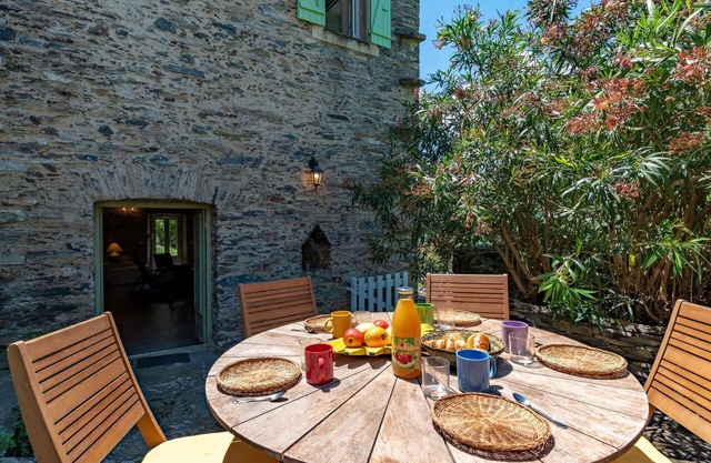 Preciosa casa de vacaciones privada con A/C, WIFI, patio, vista panorámica y aparcamiento