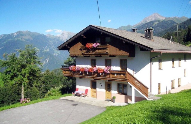 Maravillosa casa de vacaciones privada para 18 personas con WIFI, TV, terraza y aparcamiento
