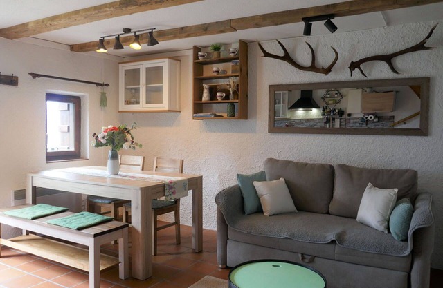 Maravillosa casa de vacaciones privada para 4 personas con WIFI y patio