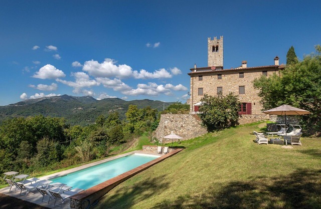 Casa de vacaciones privada con WIFI, piscina privada, TV, patio, vista panorámica, cerca de Lucca