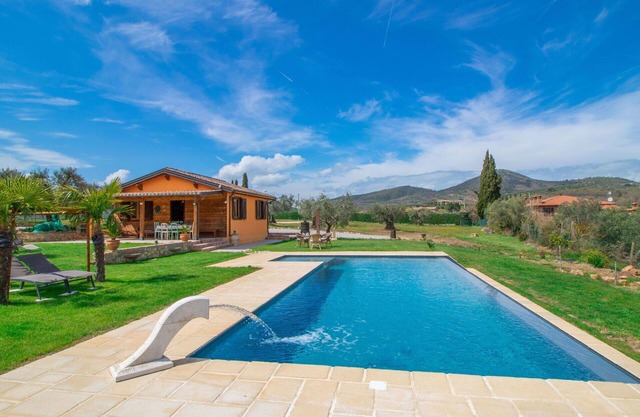 Estupenda casa de vacaciones privada con WIFI, piscina privada, A/C, TV, balcón y aparcamiento