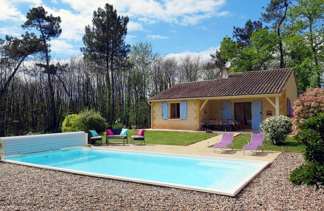 Estupenda casa de vacaciones privada con piscina privada, jacuzzi, WIFI, TV, terraza, aparcamiento