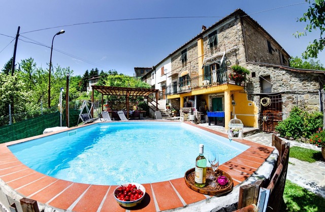 Preciosa casa de vacaciones privada con WIFI, piscina privada, TV, vista panorámica y aparcamiento