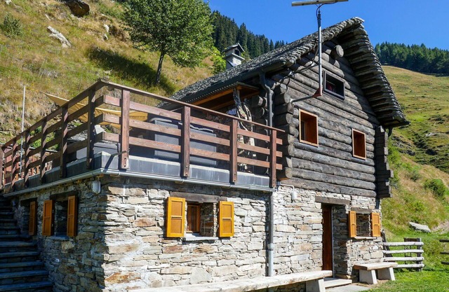 Estupenda casa de vacaciones privada con WIFI, patio, mascotas permitida y aparcamiento