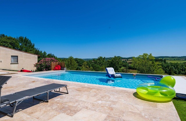 Preciosa casa de vacaciones privada con WIFI, piscina privada, TV, terraza y vista panorámica