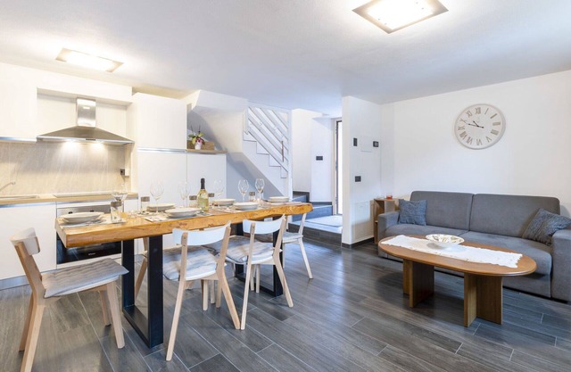 Preciosa casa de vacaciones privada para 6 personas con WIFI, TV, patio y mascotas permitida