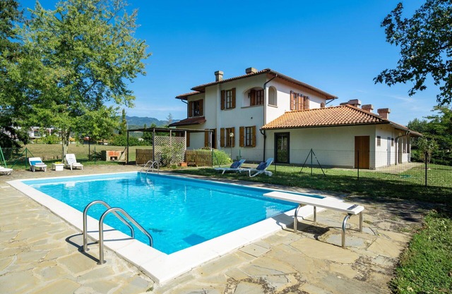 Casa de vacaciones privada con WIFI, piscina privada, TV, patio, vista panorámica, aparcamiento